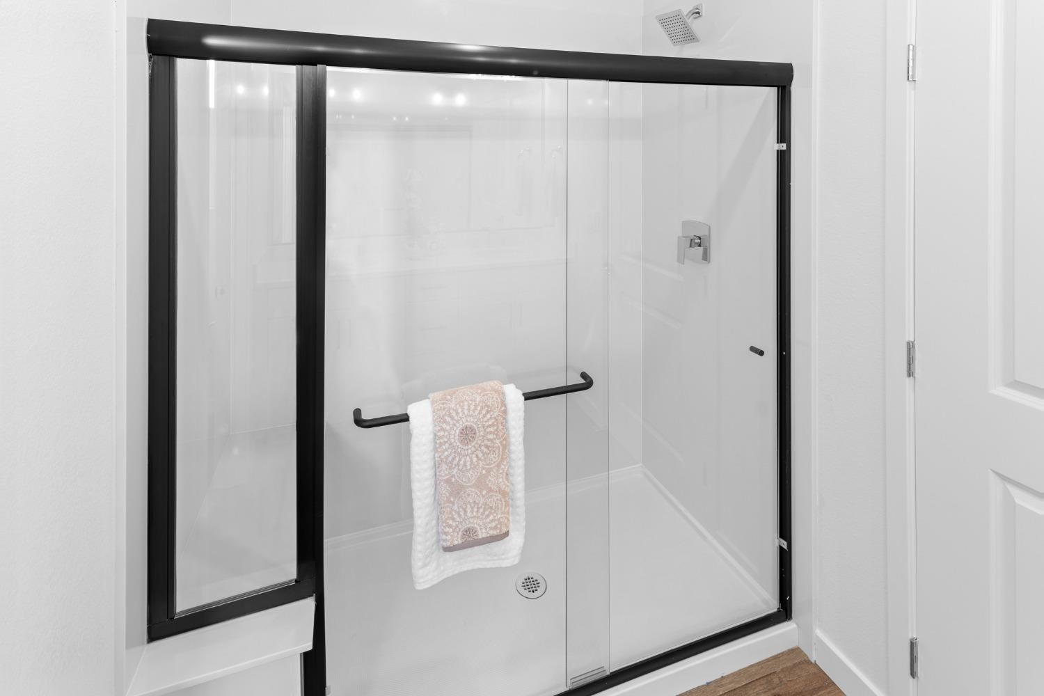 Detail Gallery Image 24 of 39 For 6403 Jacinto Ave, Sacramento,  CA 95823 - 3 Beds | 2/1 Baths