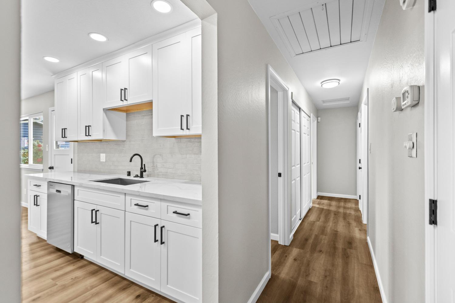 Detail Gallery Image 9 of 38 For 6445 Randy St, Rio Linda,  CA 95673 - 3 Beds | 2 Baths