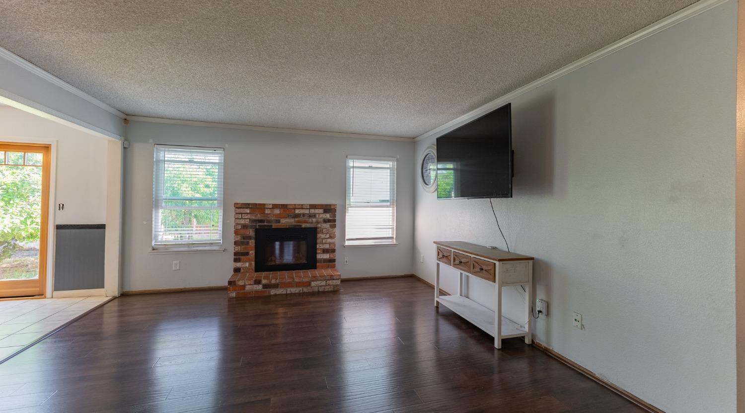 Detail Gallery Image 11 of 33 For 3988 Robinridge Way, Sacramento,  CA 95823 - 3 Beds | 2 Baths