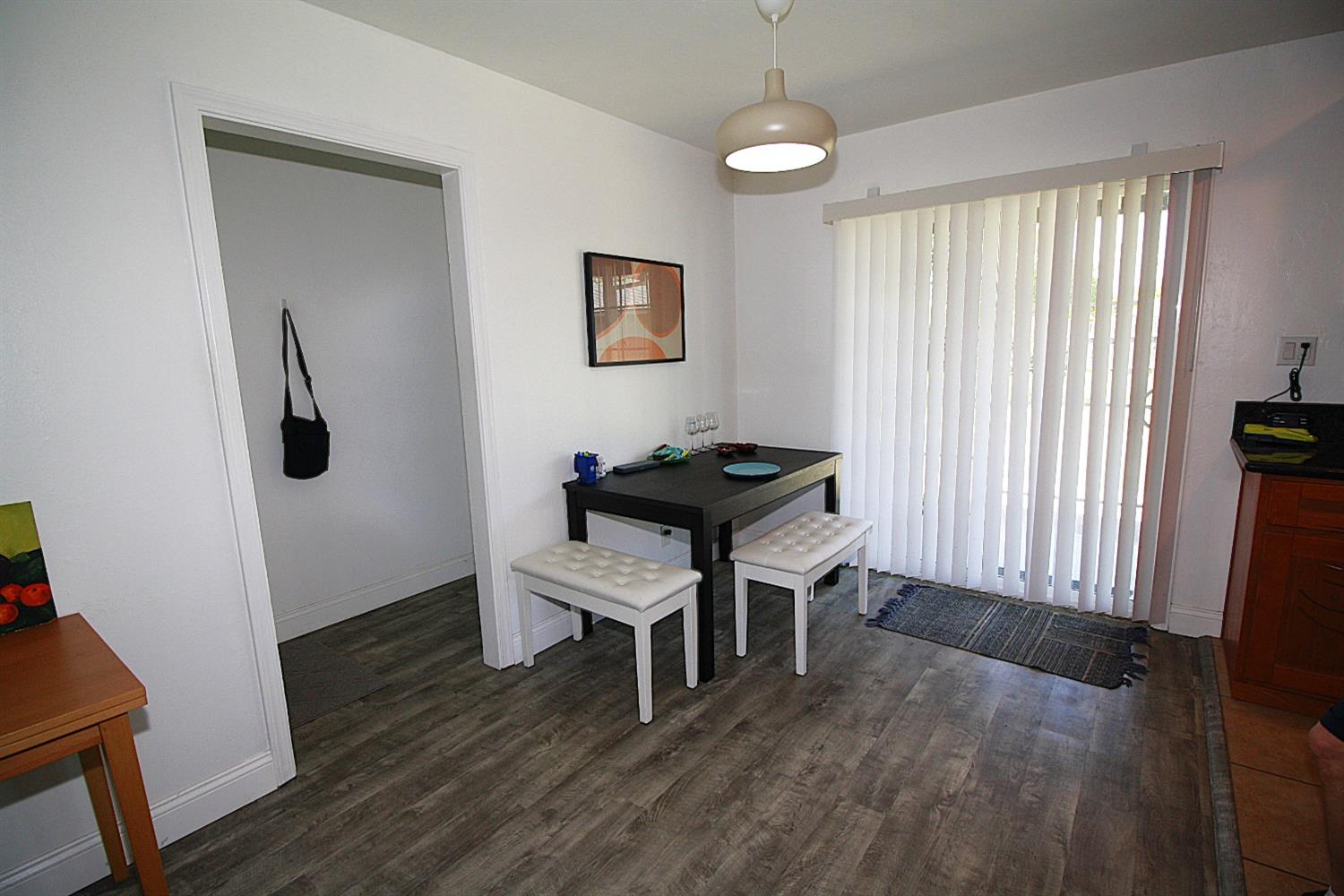 Detail Gallery Image 20 of 54 For 2221 Middleberry Rd, Sacramento,  CA 95815 - 3 Beds | 2 Baths