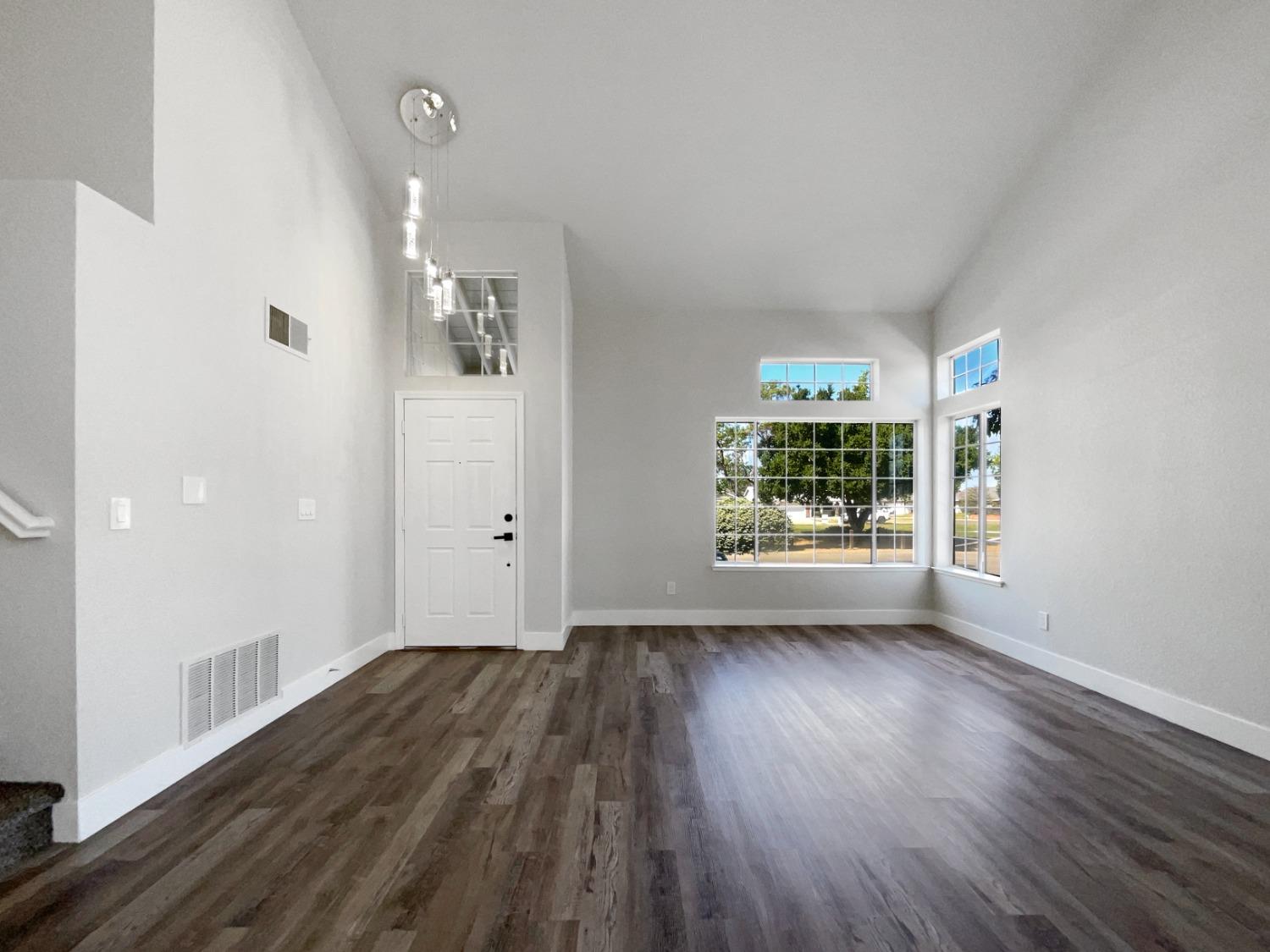 Flannery Way, Sacramento, California image 12