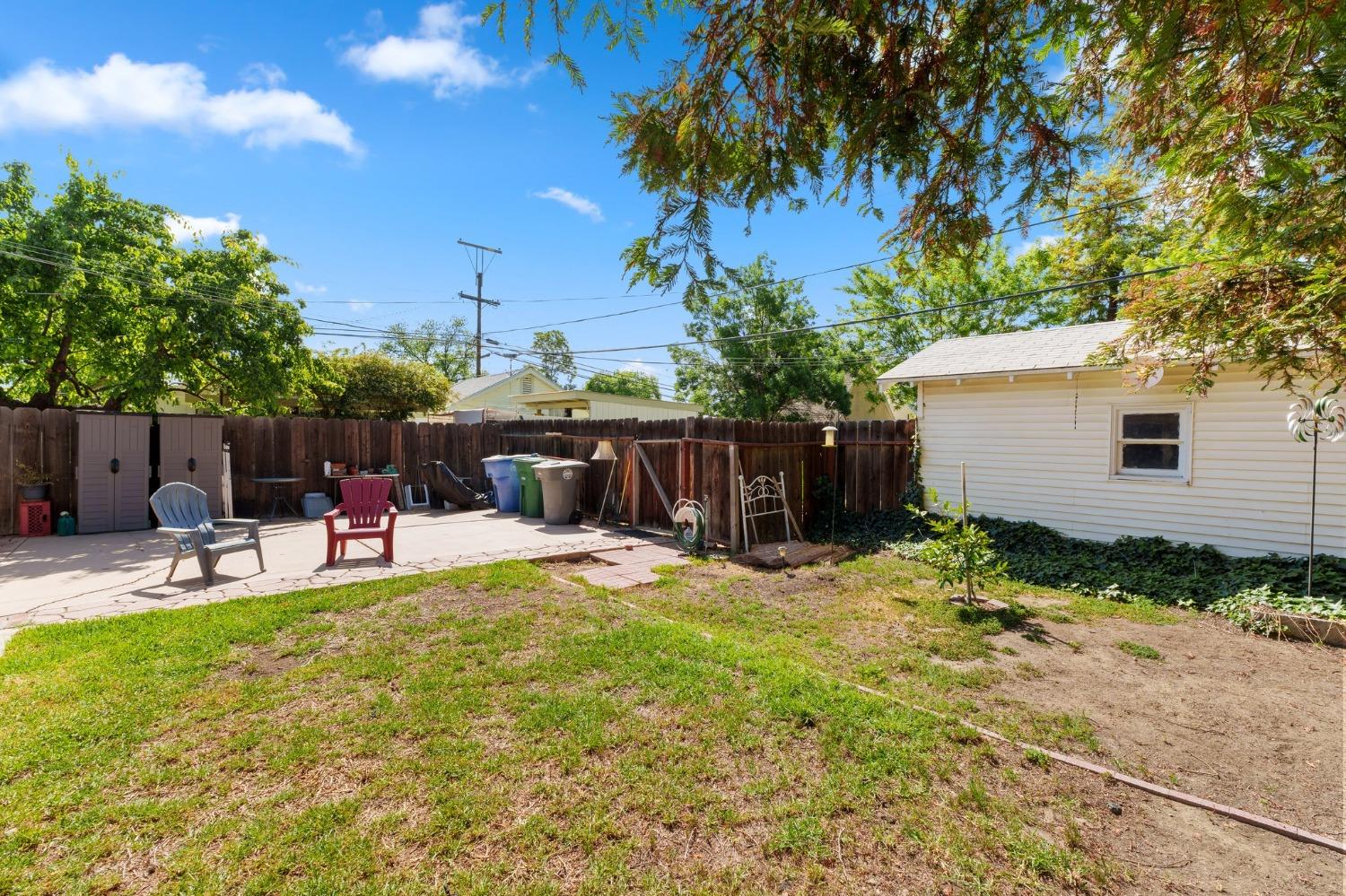 College Avenue, Coalinga, California image 20