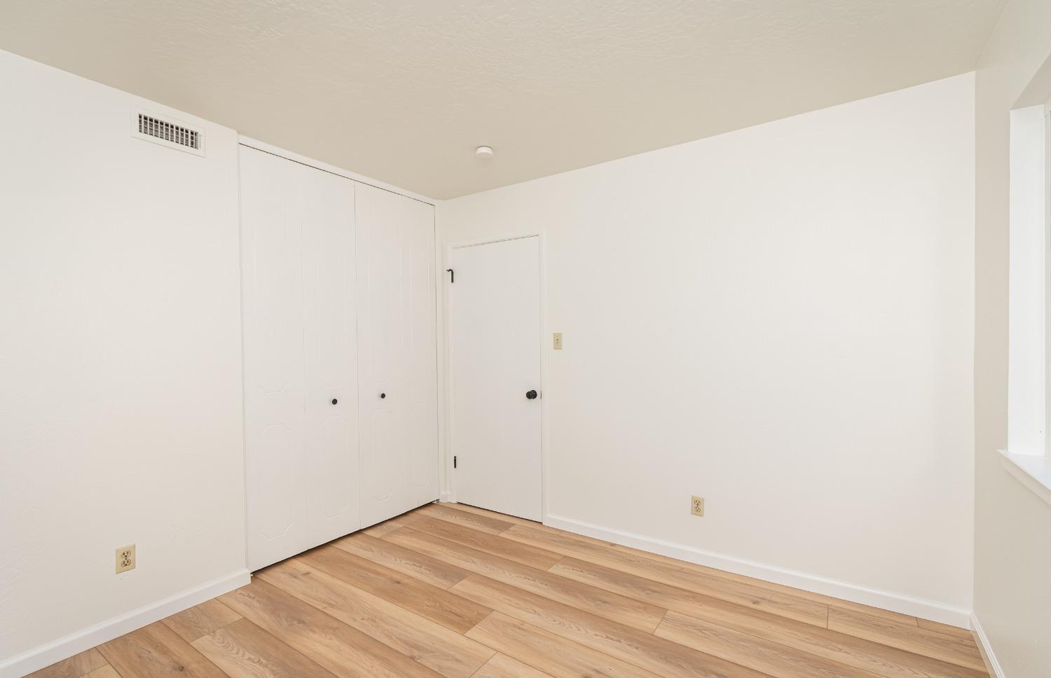 Detail Gallery Image 24 of 28 For 5039 Dingman Cir, Sacramento,  CA 95823 - 4 Beds | 2 Baths