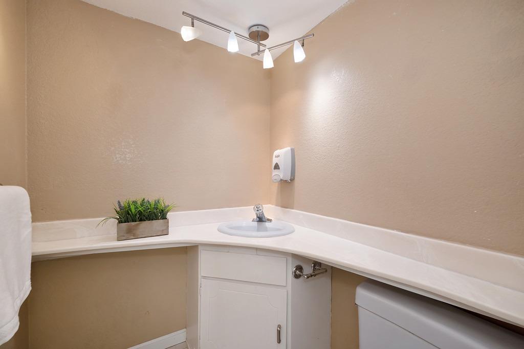 Utopia River Court, Rancho Cordova, California image 24