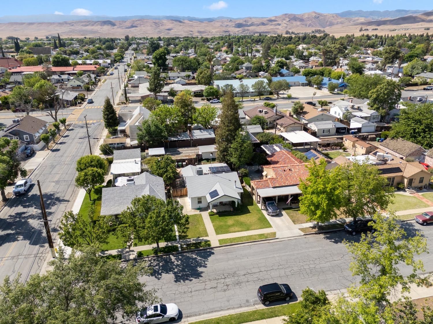 College Avenue, Coalinga, California image 25