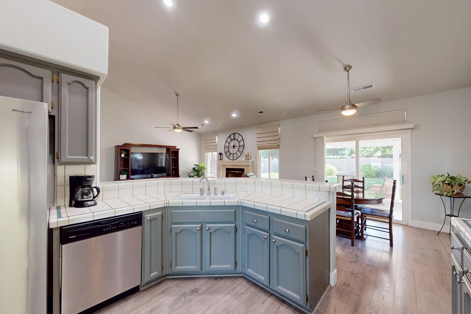 Yorktown Drive, Yuba City, California image 20