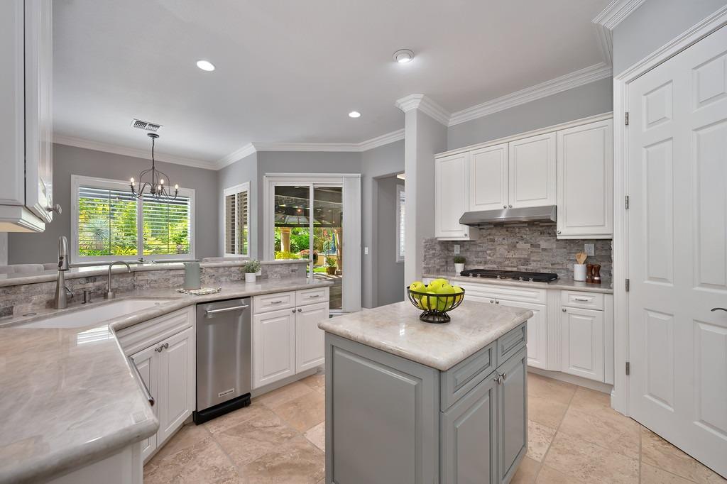 Detail Gallery Image 17 of 91 For 4232 Savoie Ct, Loomis,  CA 95650 - 4 Beds | 3 Baths