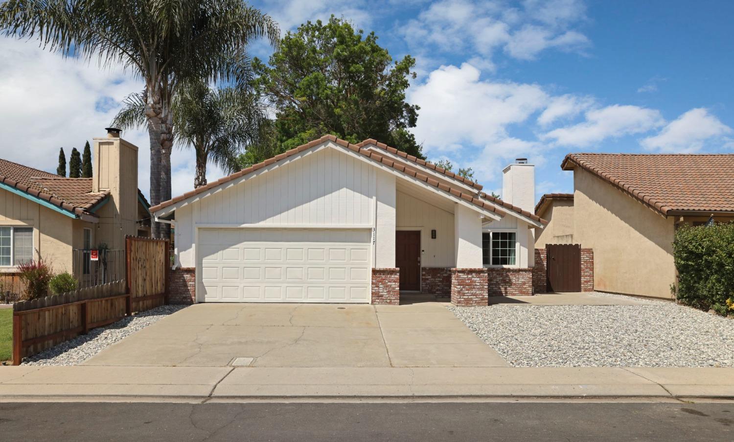 Golden Eagle Lane, Modesto, California image 2