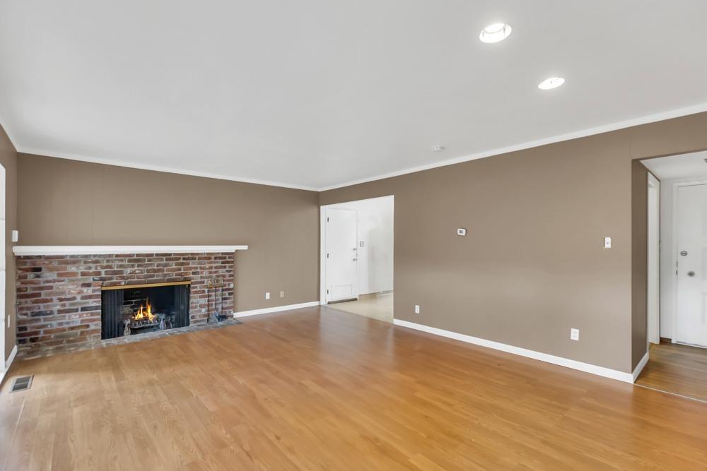 Detail Gallery Image 25 of 36 For 5741 Lonsdale Dr, Sacramento,  CA 95822 - – Beds | – Baths