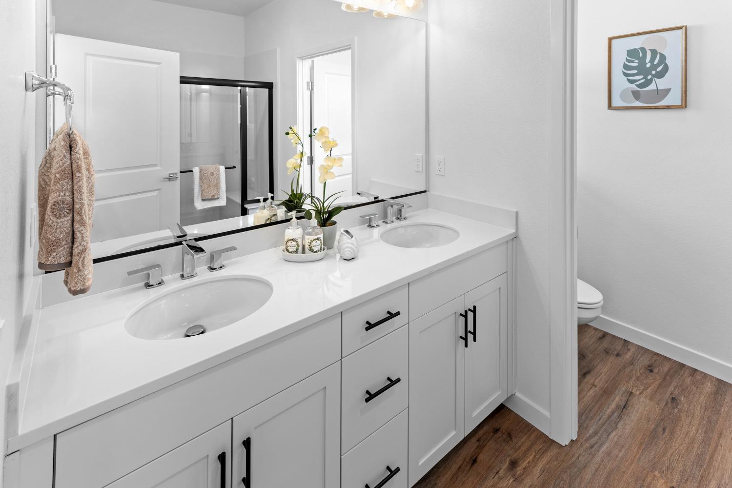 Detail Gallery Image 23 of 39 For 6403 Jacinto Ave, Sacramento,  CA 95823 - 3 Beds | 2/1 Baths