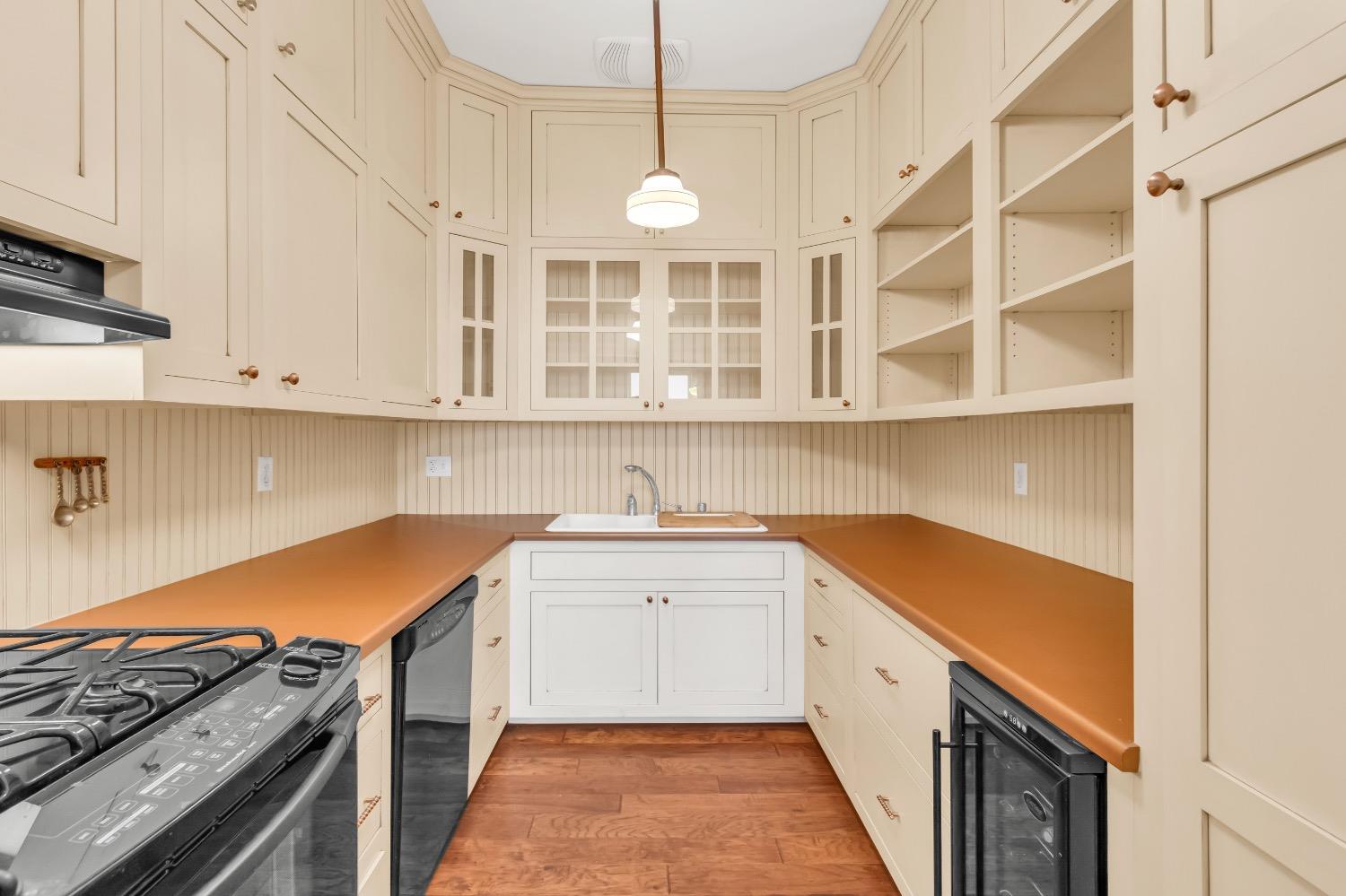 Detail Gallery Image 31 of 91 For 2321 H St, Sacramento,  CA 95816 - 4 Beds | 2 Baths