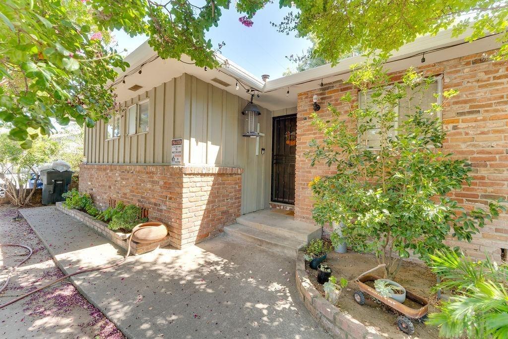 Detail Gallery Image 3 of 36 For 5741 Lonsdale Dr, Sacramento,  CA 95822 - – Beds | – Baths