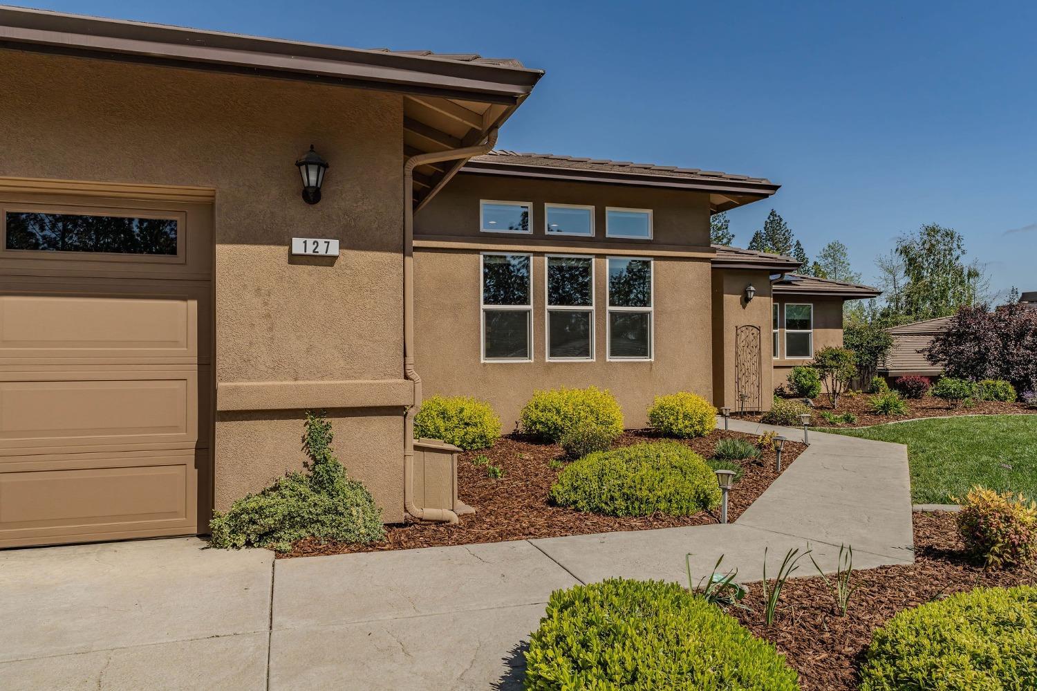 Detail Gallery Image 4 of 82 For 127 Emerald Ln, Jackson,  CA 95642 - 3 Beds | 2 Baths