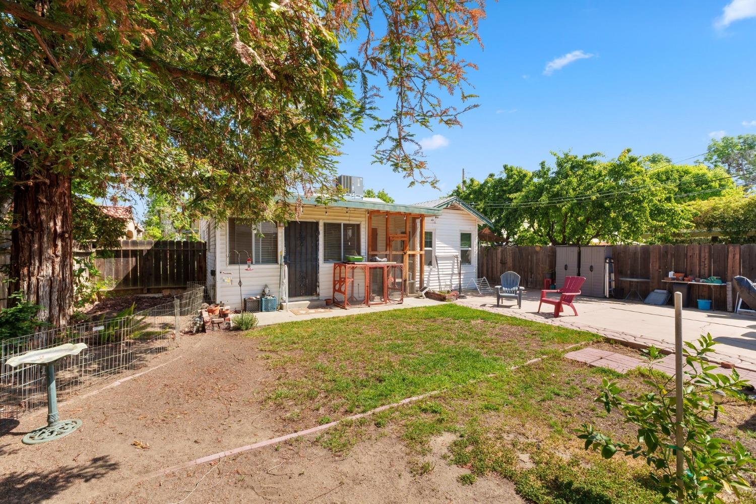 College Avenue, Coalinga, California image 21