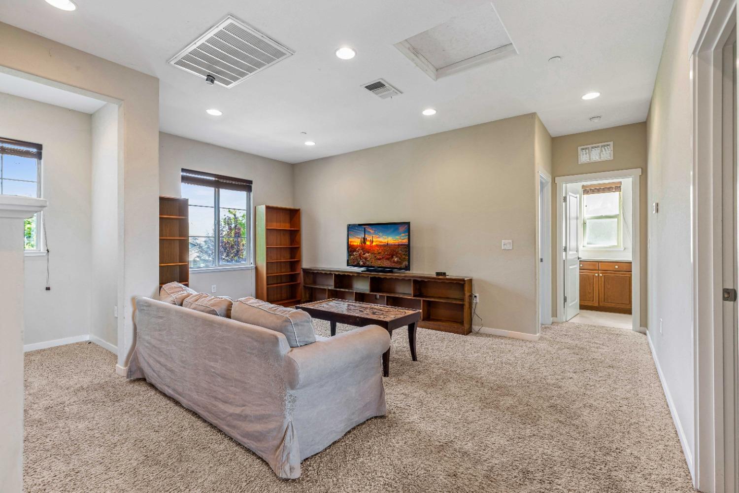 Detail Gallery Image 20 of 48 For 18551 Admiral Way, Lathrop,  CA 95330 - 4 Beds | 3 Baths
