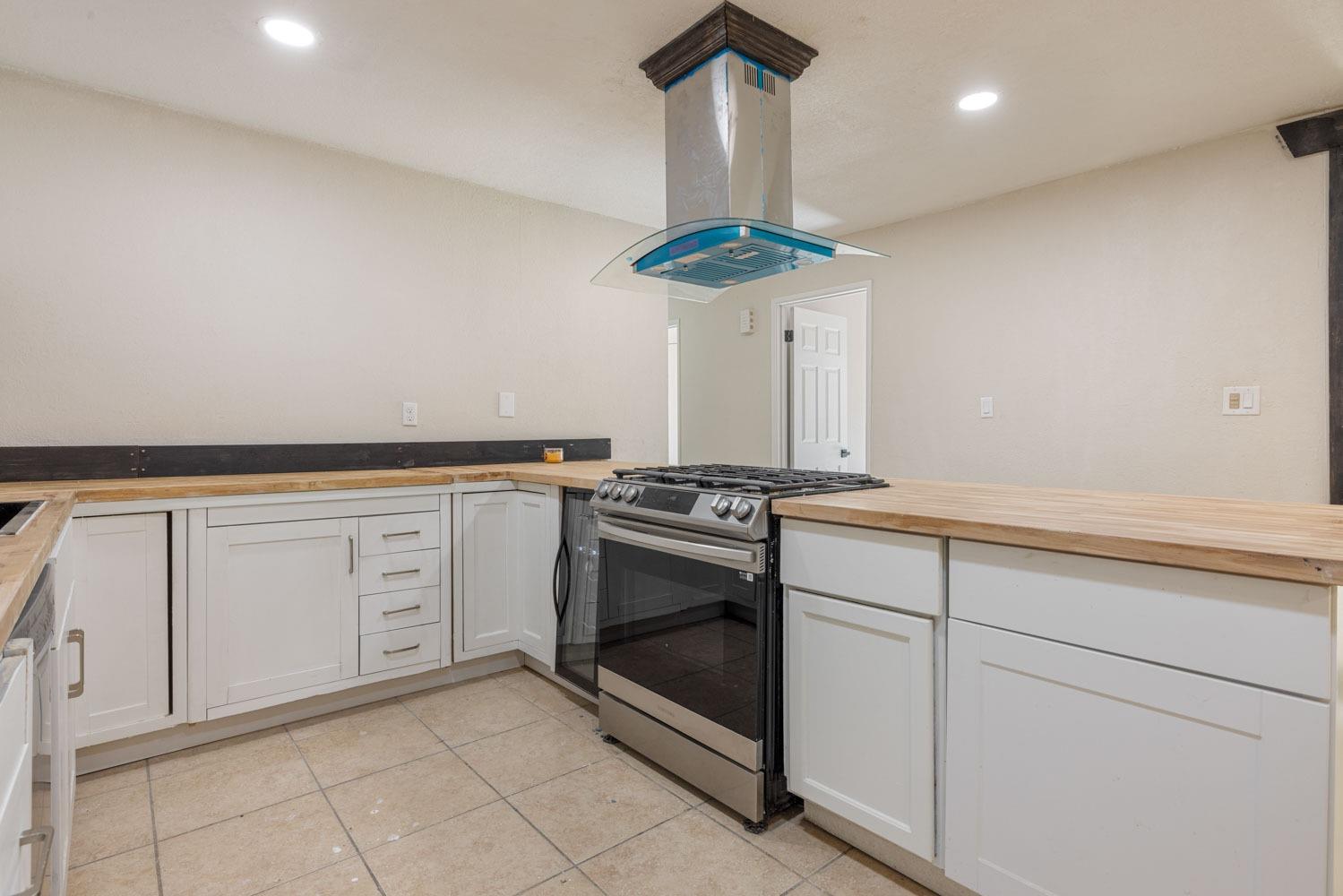 Chrysler Drive, Modesto, California image 14