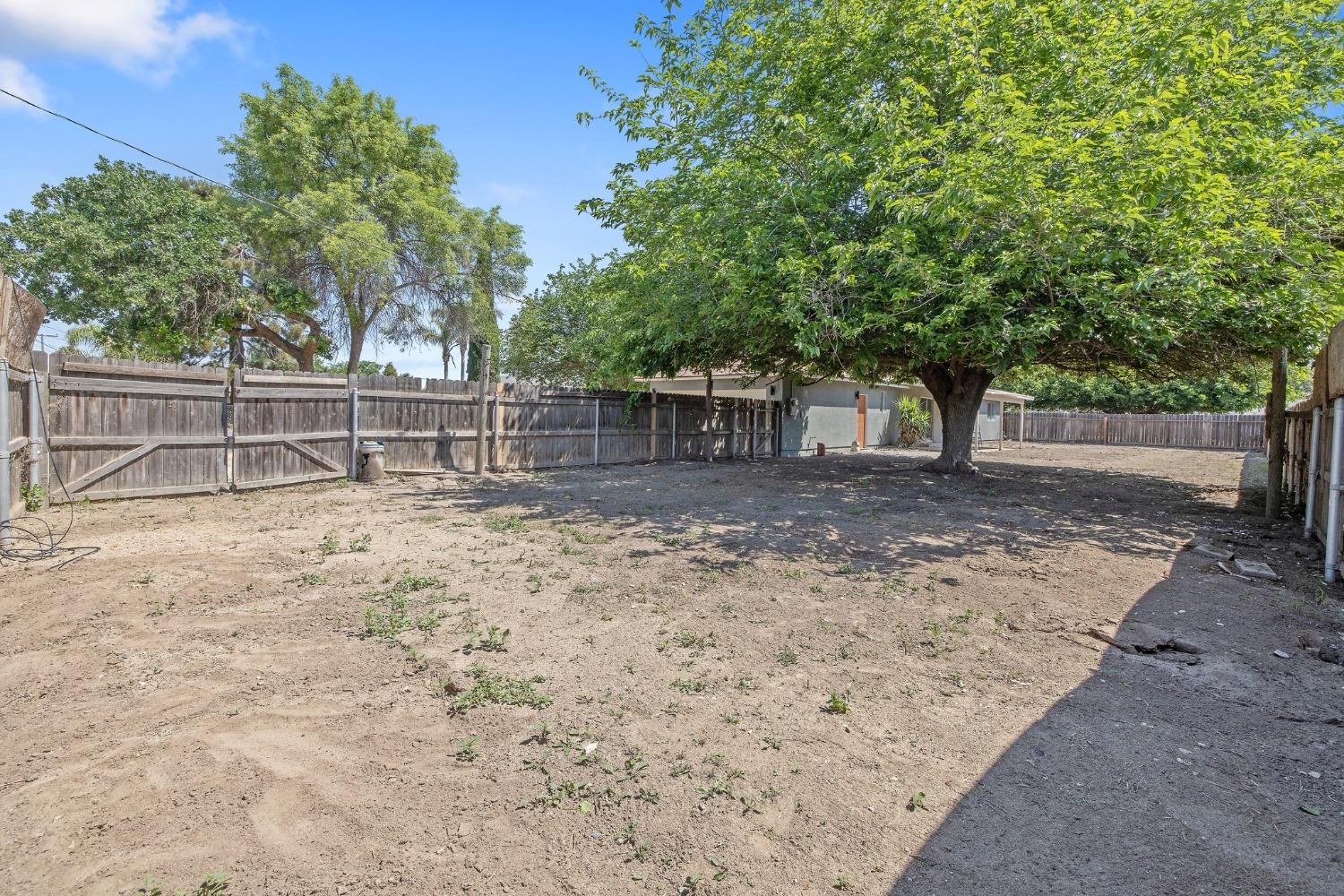 W Woods Avenue, Tipton, California image 34