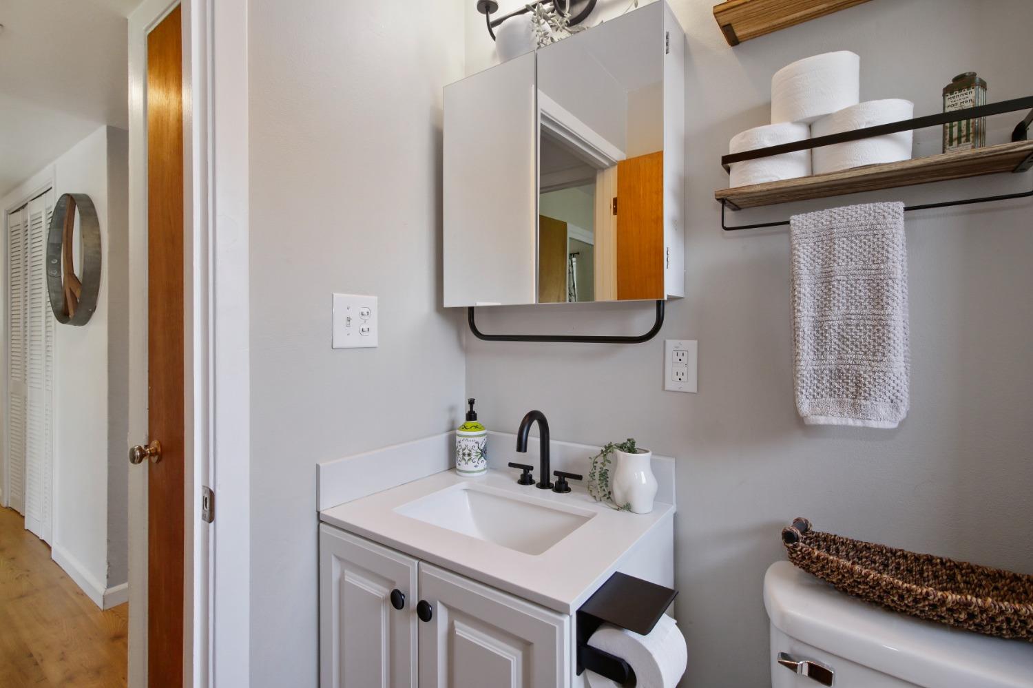 Holmes Way, Rancho Cordova, California image 24