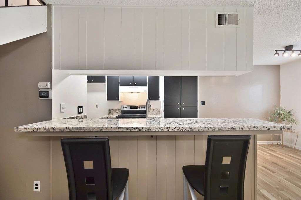 Photo #10: 225054136 Listing: Photo #10