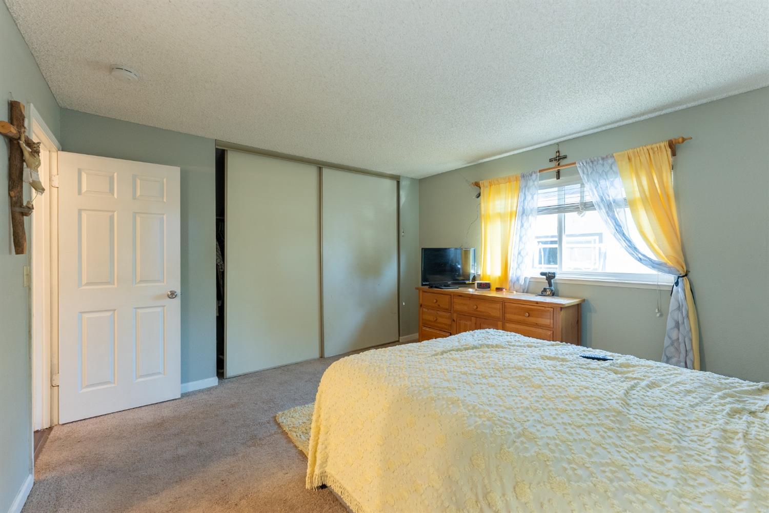 Detail Gallery Image 25 of 33 For 3988 Robinridge Way, Sacramento,  CA 95823 - 3 Beds | 2 Baths