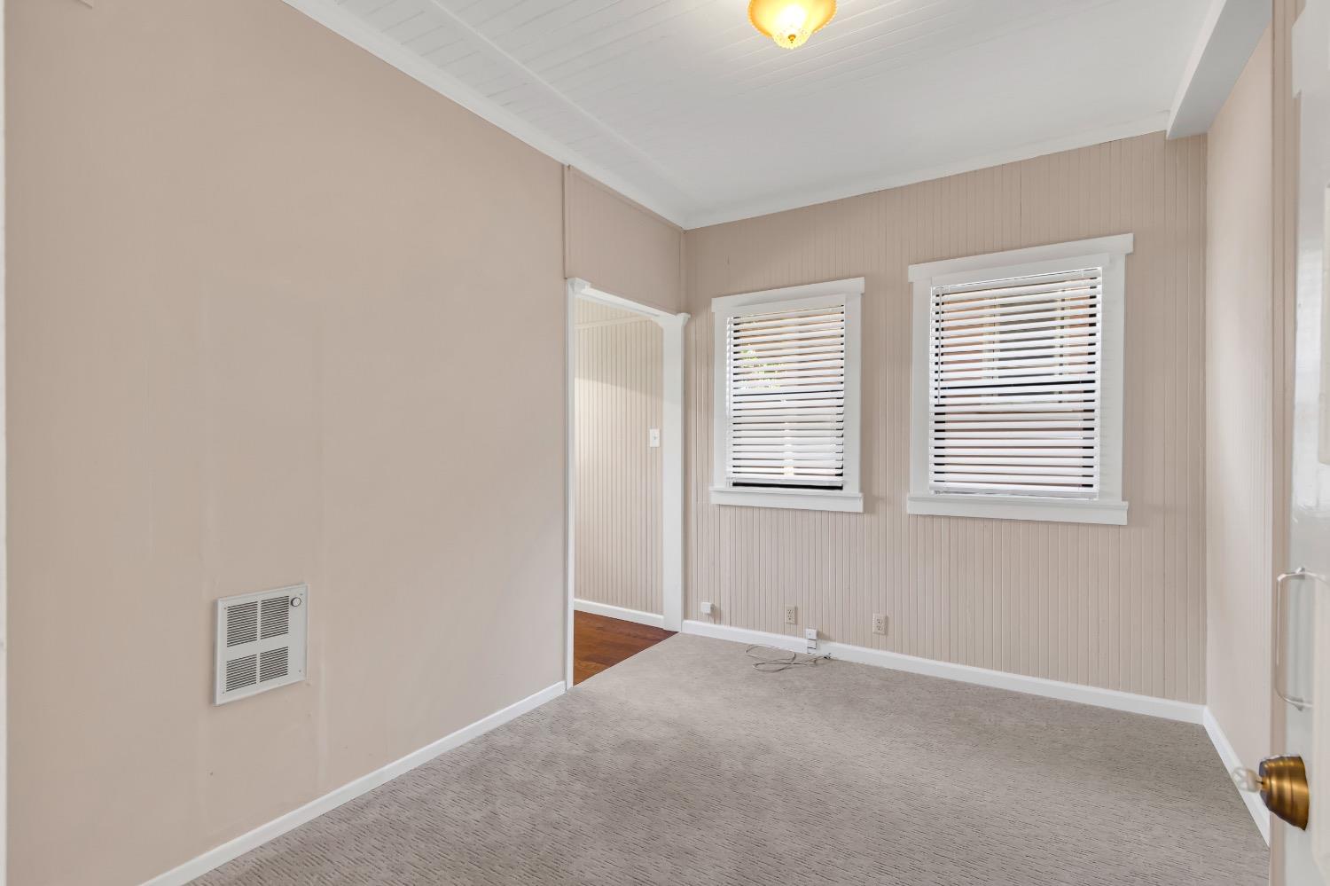 Detail Gallery Image 38 of 91 For 2321 H St, Sacramento,  CA 95816 - 4 Beds | 2 Baths