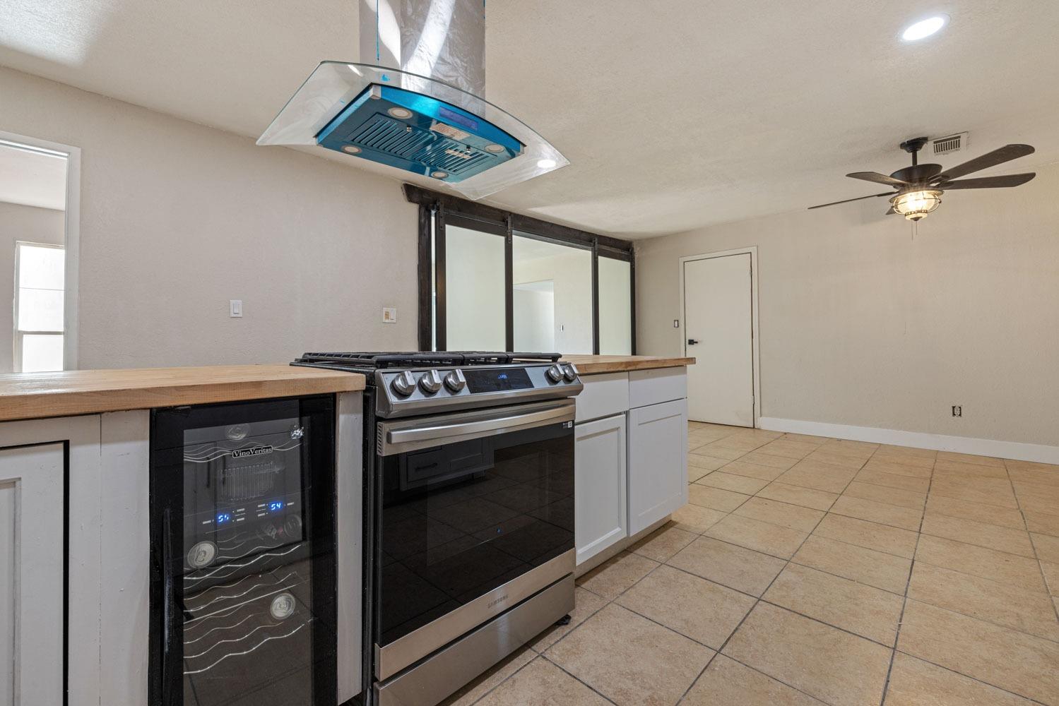 Chrysler Drive, Modesto, California image 13