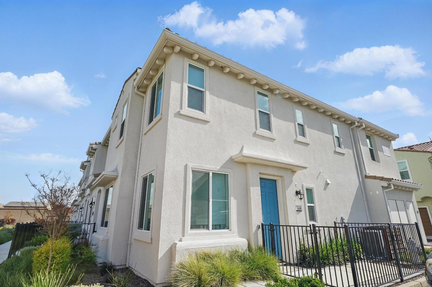 E Commerce Way #56105, Sacramento, California image 3