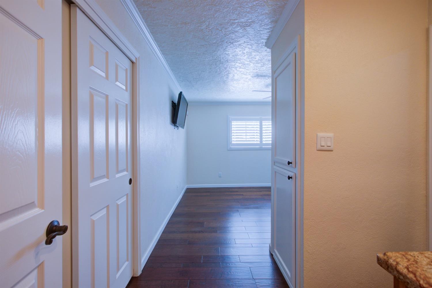 Teak Avenue, Merced, California image 14