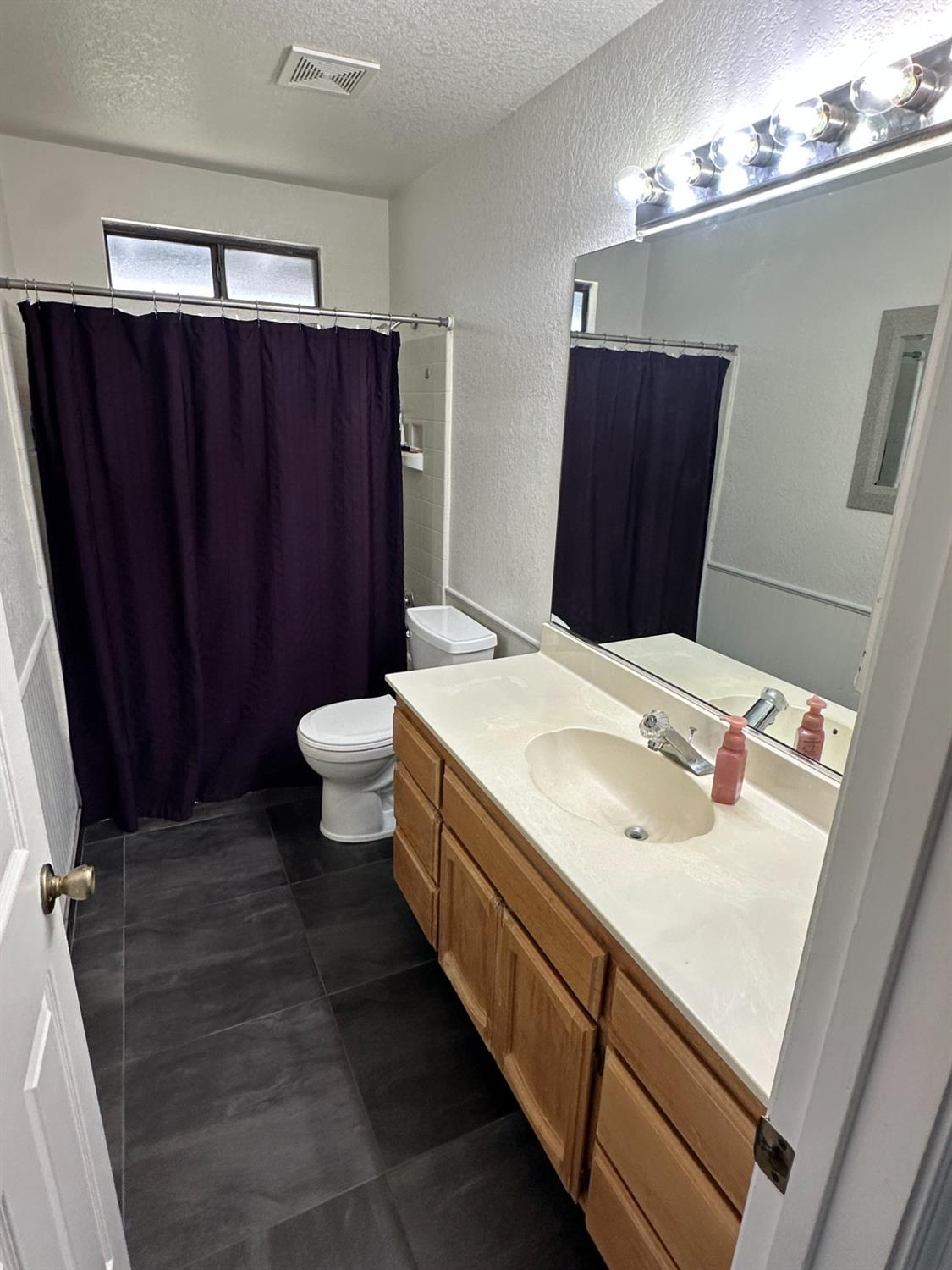 Detail Gallery Image 27 of 44 For 633 Holly Ct, Galt,  CA 95632 - 3 Beds | 2 Baths