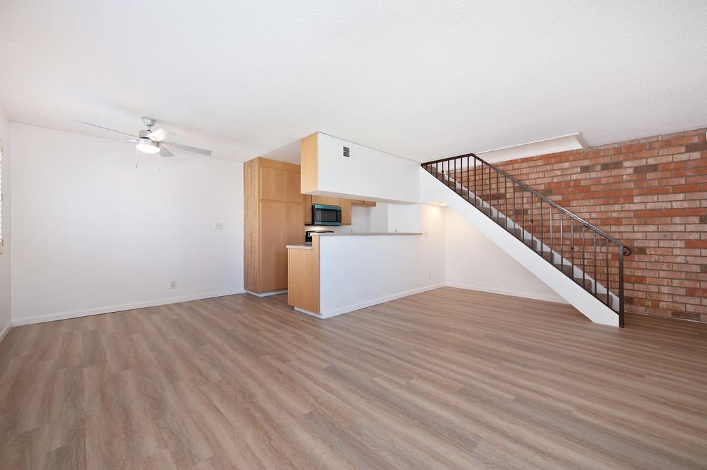 Photo #4: 225054079 Listing: Photo #4