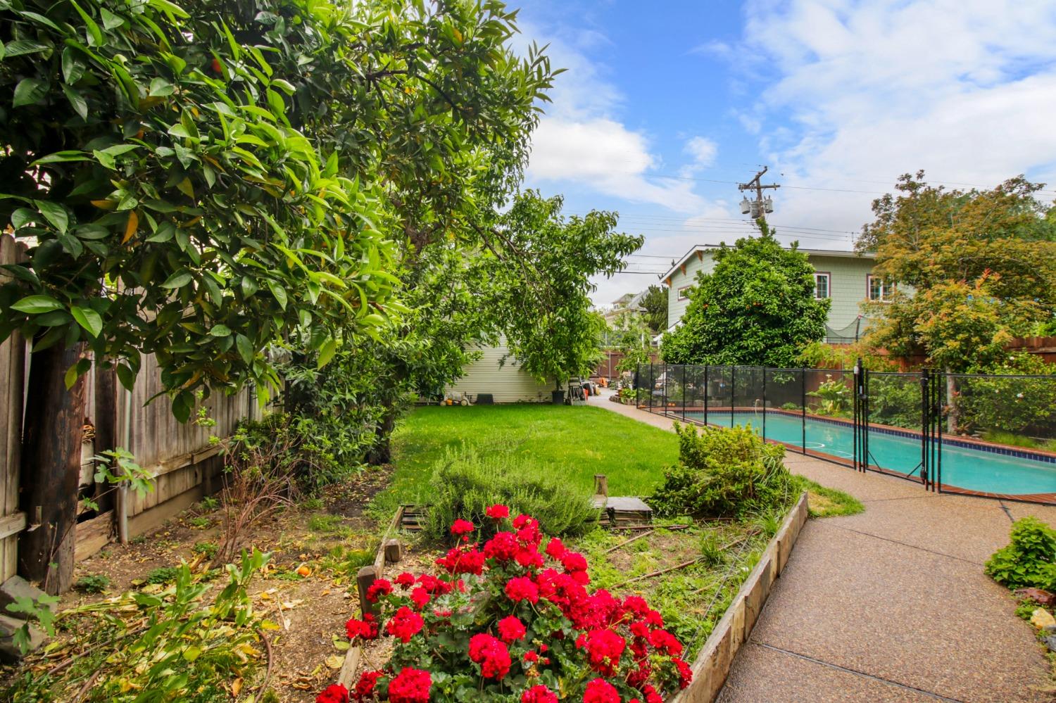 Detail Gallery Image 50 of 58 For 2322 I St, Sacramento,  CA 95816 - 4 Beds | 2 Baths