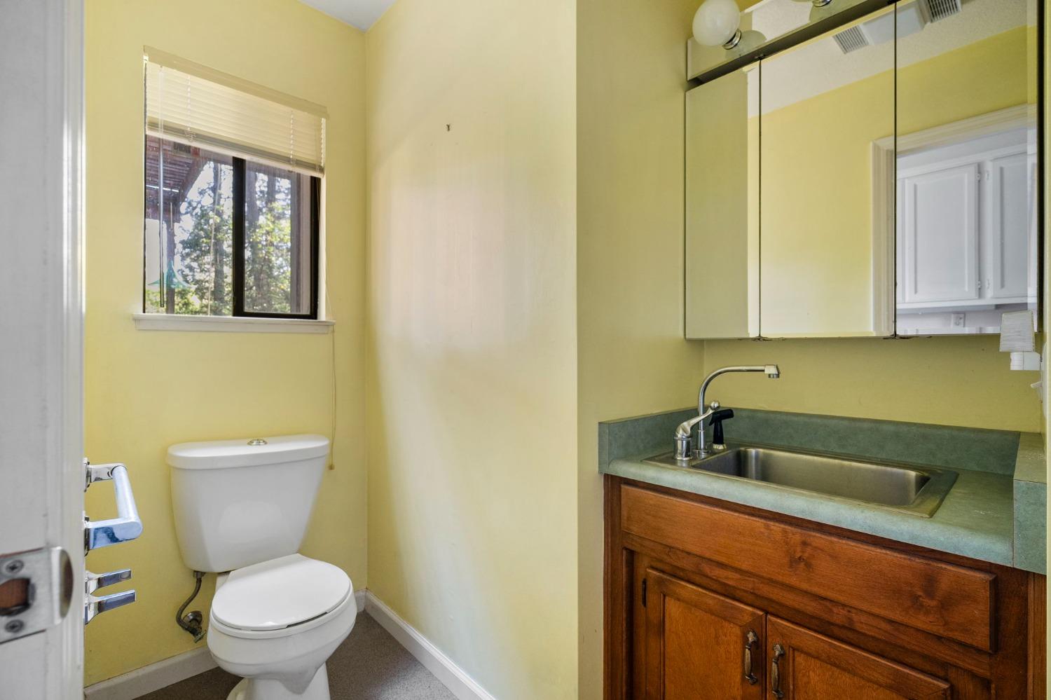 Terrace Pines Court, Grass Valley, California image 24