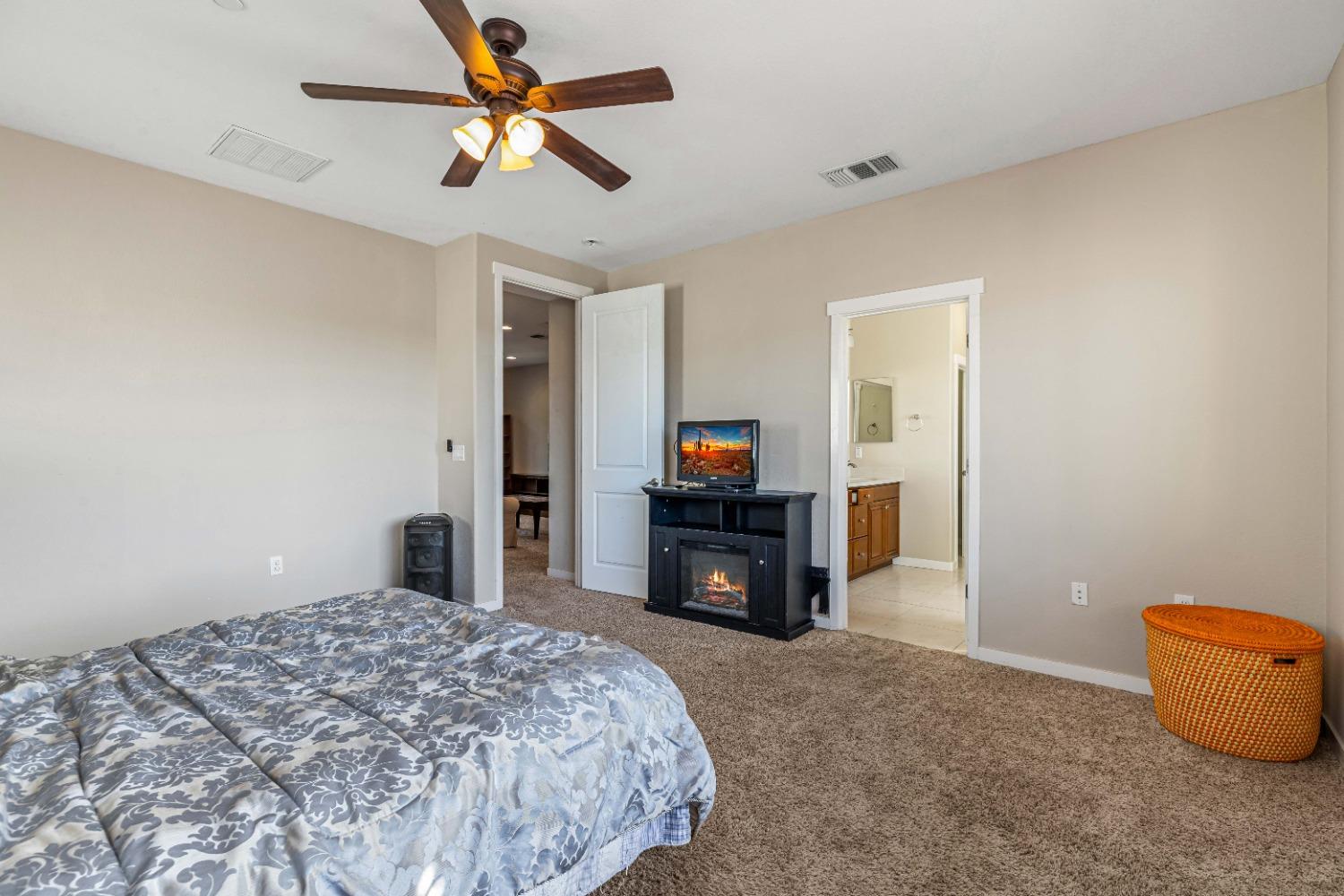 Detail Gallery Image 28 of 48 For 18551 Admiral Way, Lathrop,  CA 95330 - 4 Beds | 3 Baths