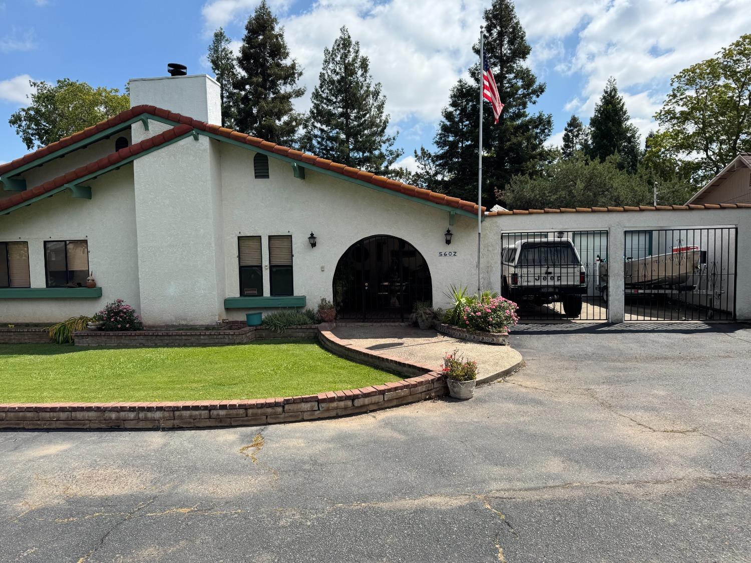 Kenneth Avenue, Carmichael, California image 6