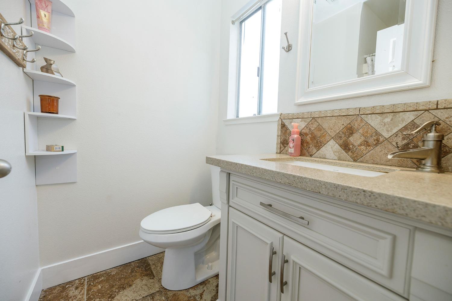 Detail Gallery Image 20 of 25 For 2501 Adrian St, Turlock,  CA 95382 - 3 Beds | 2 Baths