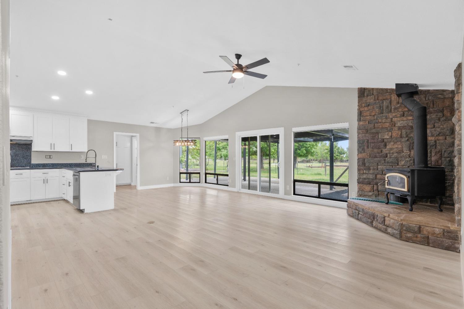 Detail Gallery Image 11 of 58 For 11709 Quiggle Rd, Herald,  CA 95638 - 5 Beds | 2/1 Baths