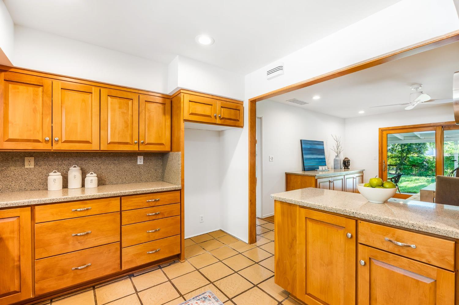 Meadowbrook Drive, Davis, California image 26