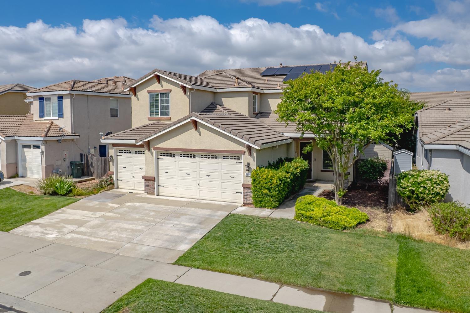 Detail Gallery Image 3 of 64 For 1968 Maverick Dr, Plumas Lake,  CA 95961 - 4 Beds | 3 Baths