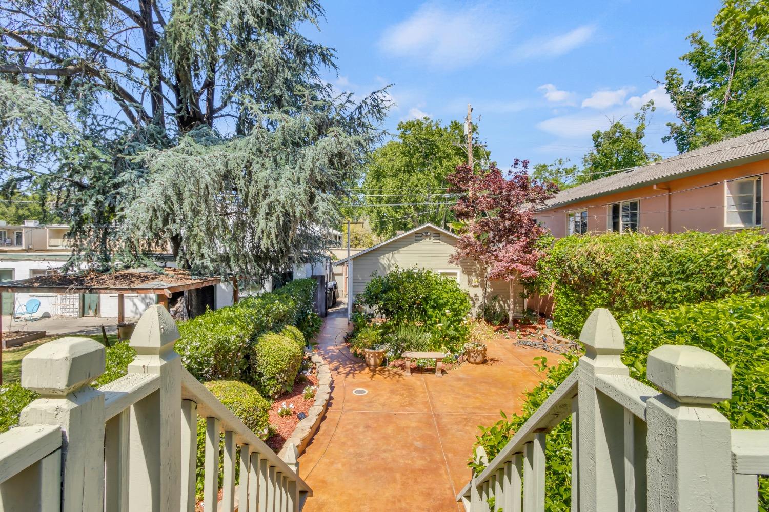 Detail Gallery Image 64 of 91 For 2321 H St, Sacramento,  CA 95816 - 4 Beds | 2 Baths