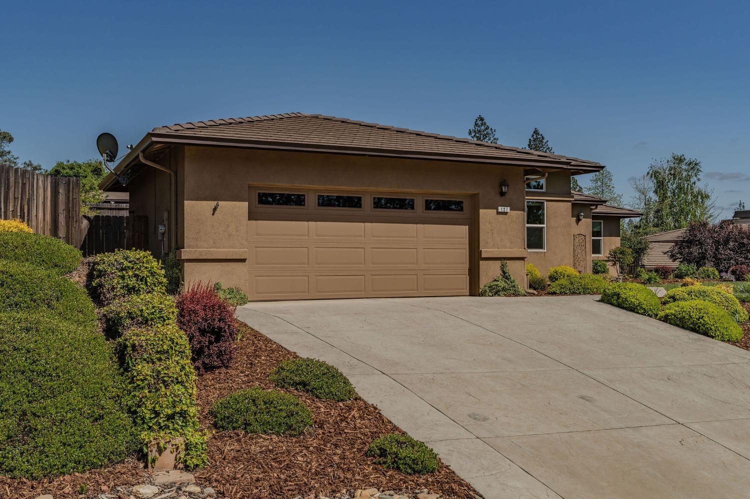 Detail Gallery Image 3 of 82 For 127 Emerald Ln, Jackson,  CA 95642 - 3 Beds | 2 Baths