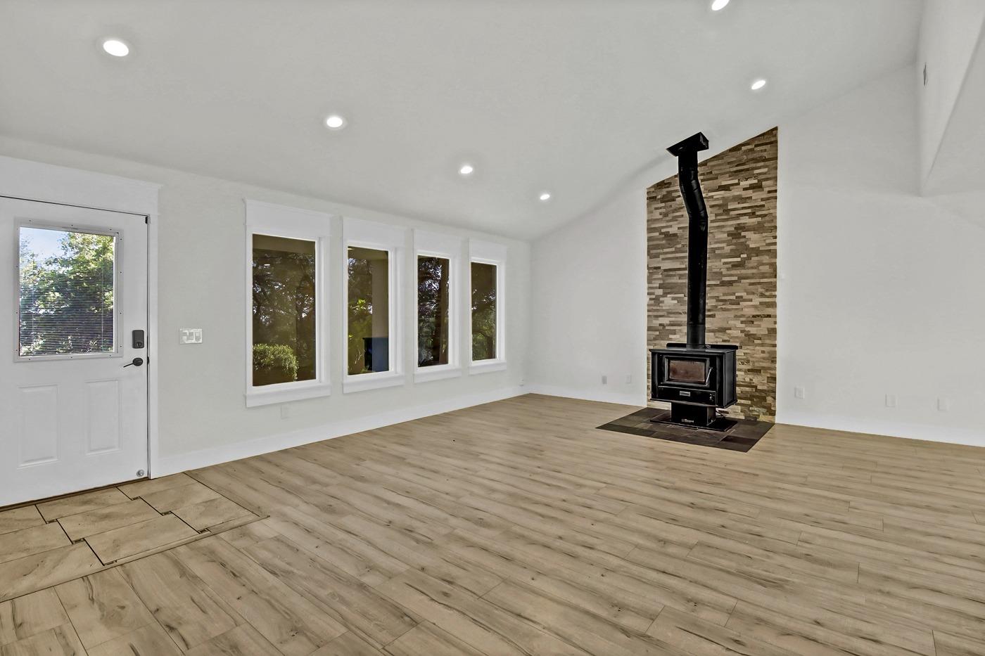 Detail Gallery Image 10 of 98 For 8535 Irish Ln, Newcastle,  CA 95658 - 4 Beds | 3 Baths