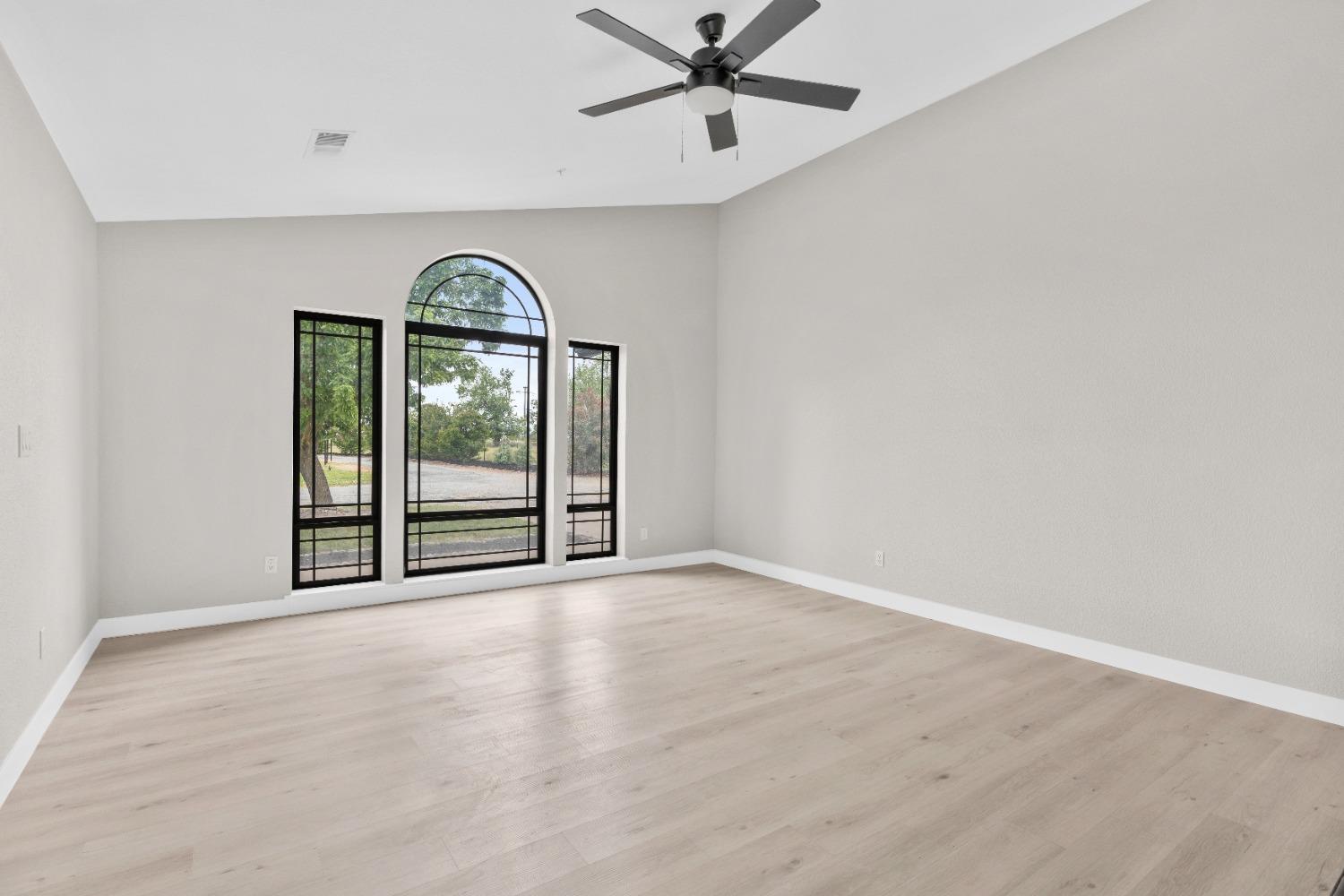 Detail Gallery Image 14 of 58 For 11709 Quiggle Rd, Herald,  CA 95638 - 5 Beds | 2/1 Baths