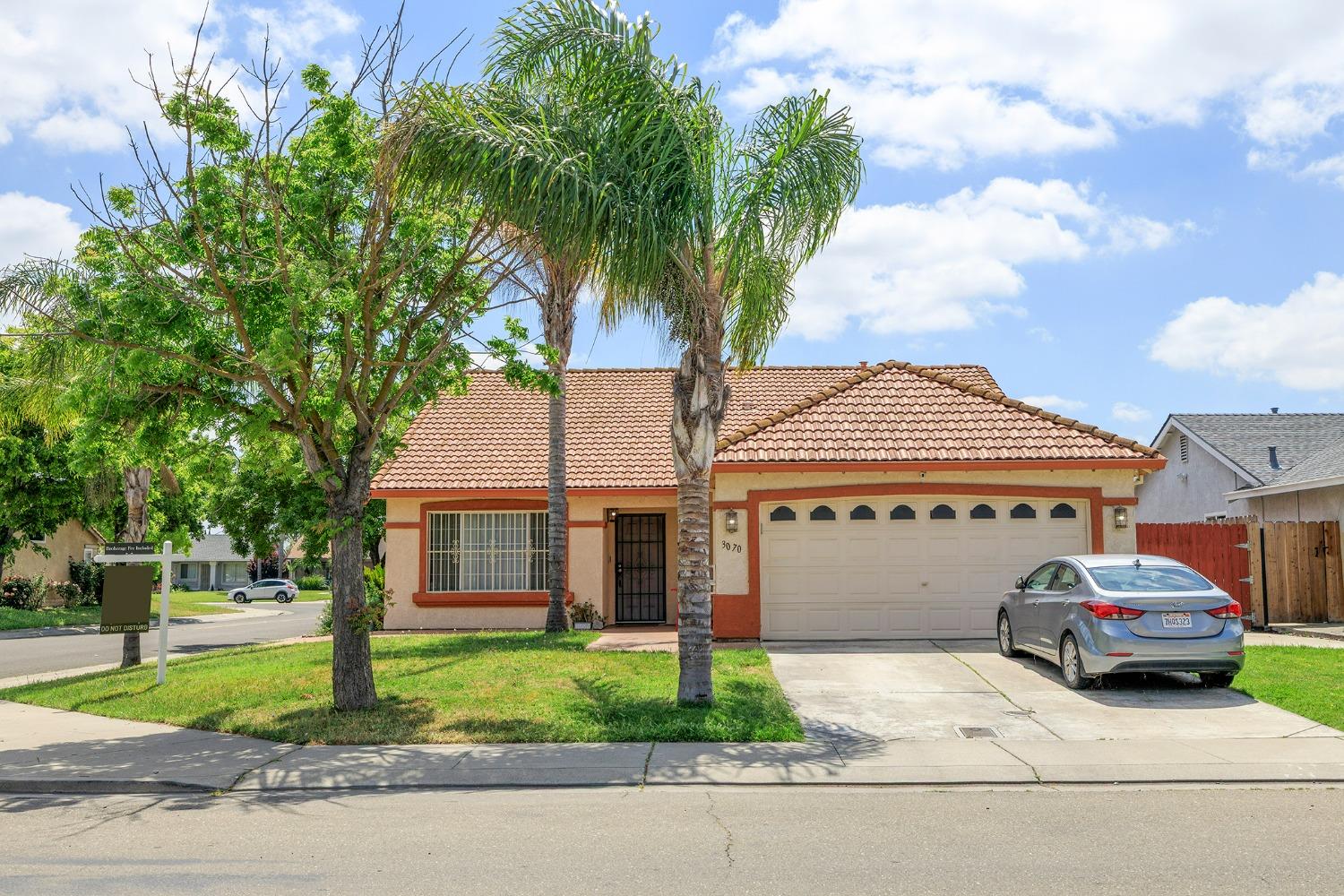 Detail Gallery Image 3 of 44 For 3070 Togninali Ln, Stockton,  CA 95206 - 3 Beds | 2 Baths