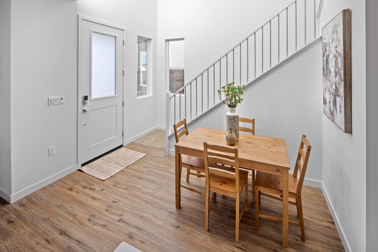 Detail Gallery Image 15 of 39 For 6403 Jacinto Ave, Sacramento,  CA 95823 - 3 Beds | 2/1 Baths
