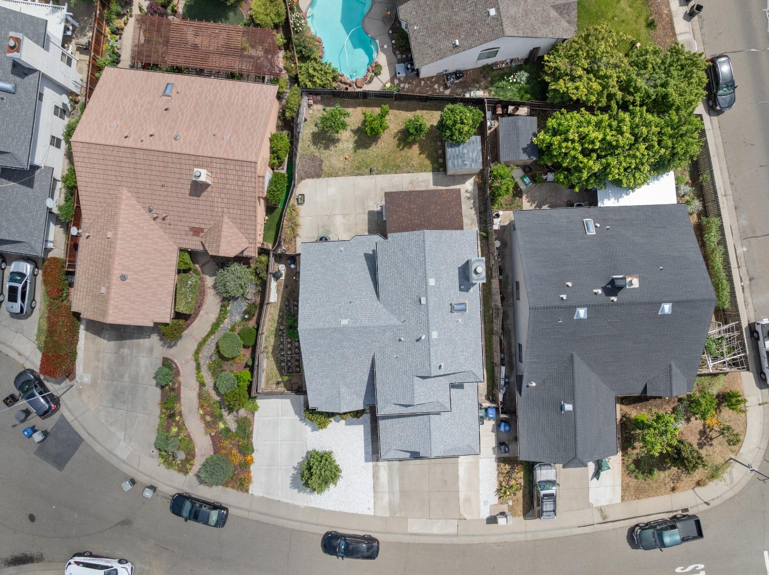 Pine Oaks Court, Sacramento, California image 43