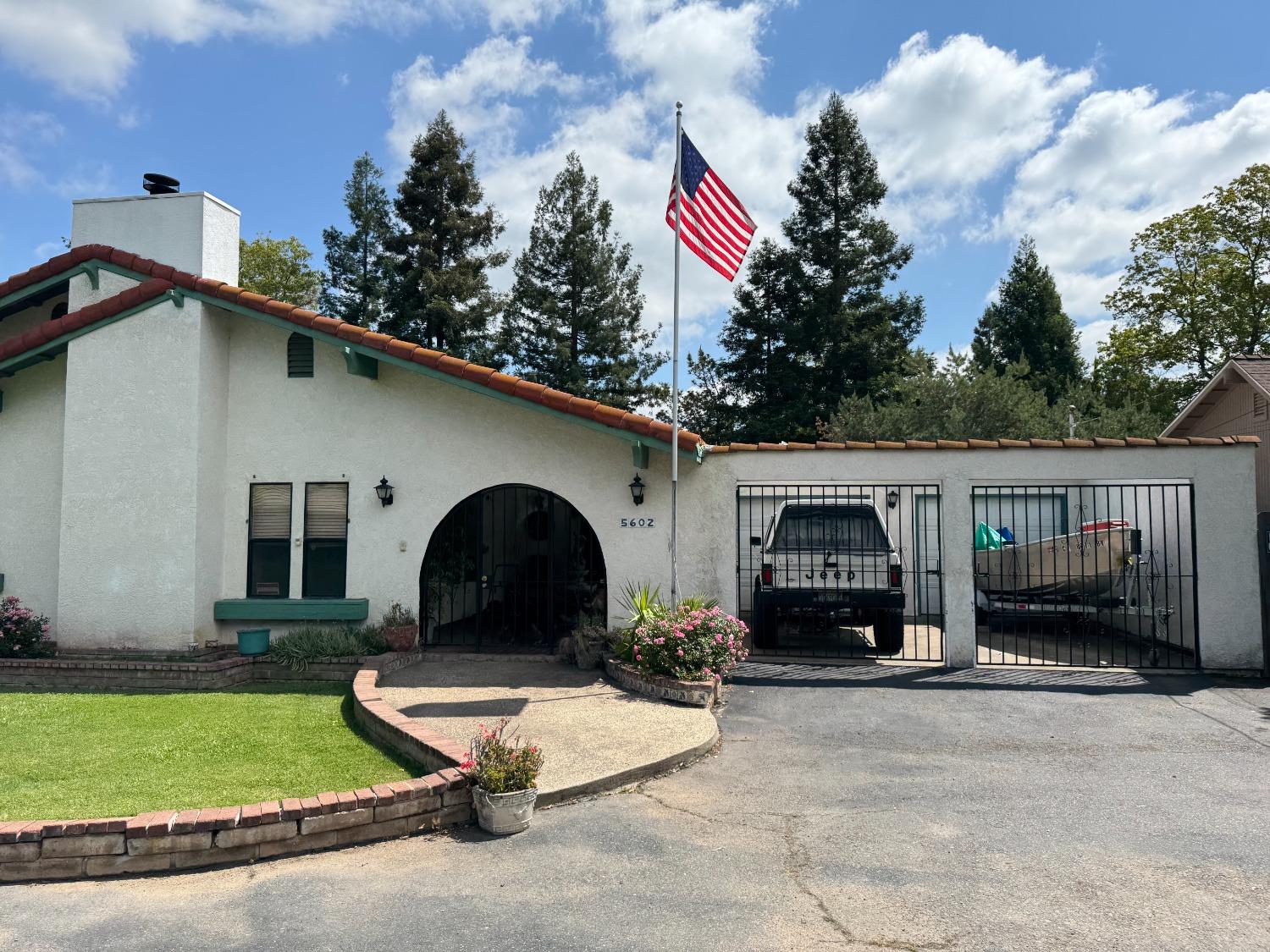 Kenneth Avenue, Carmichael, California image 2