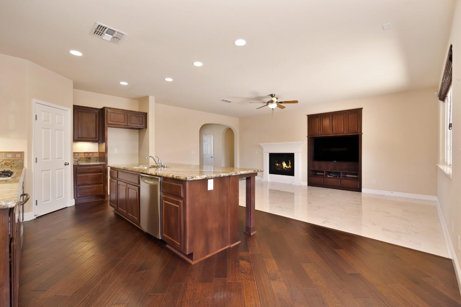 Tenaja Way, Rancho Cordova, California image 24