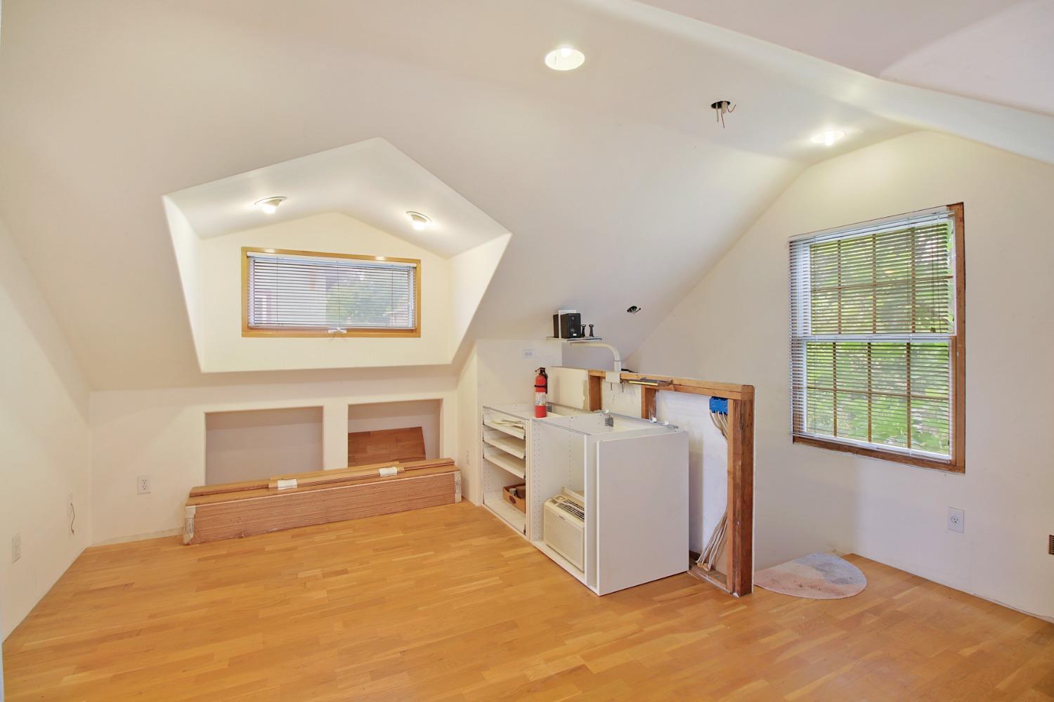 Detail Gallery Image 35 of 58 For 2322 I St, Sacramento,  CA 95816 - 4 Beds | 2 Baths
