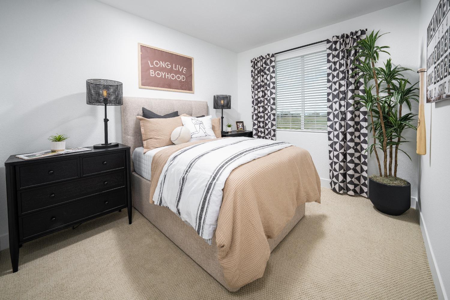 Detail Gallery Image 10 of 16 For 4016 Happy Camper Way, Roseville,  CA 95747 - 4 Beds | 3 Baths