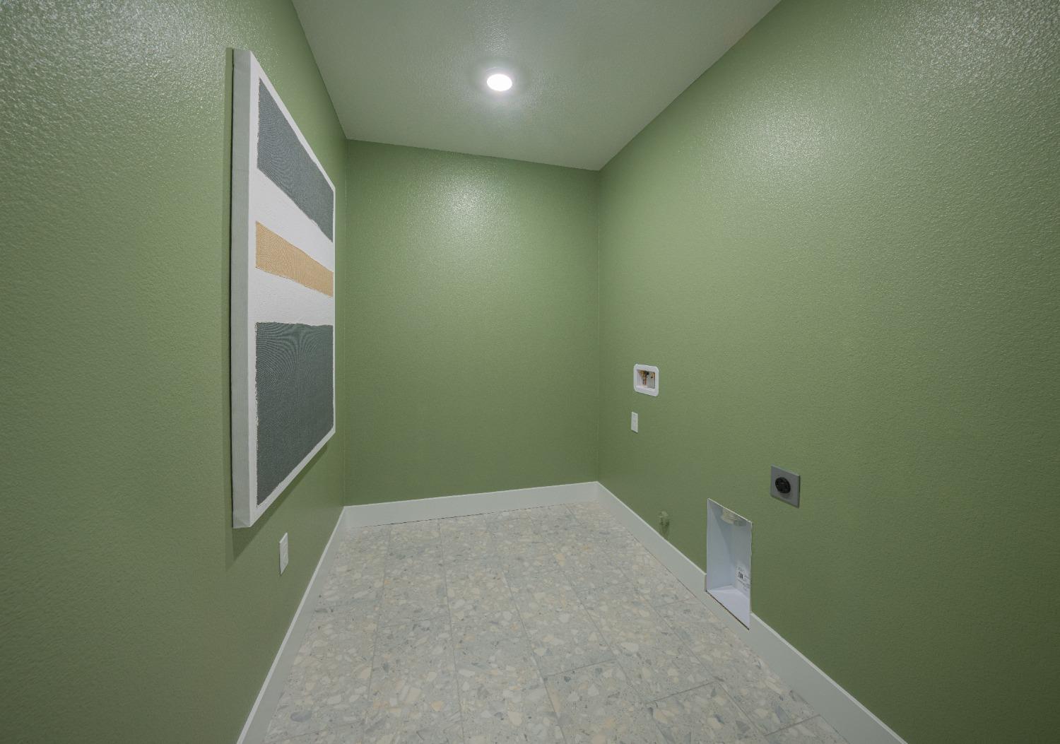Detail Gallery Image 9 of 17 For 4024 Happy Camper Way, Roseville,  CA 95747 - 4 Beds | 3 Baths